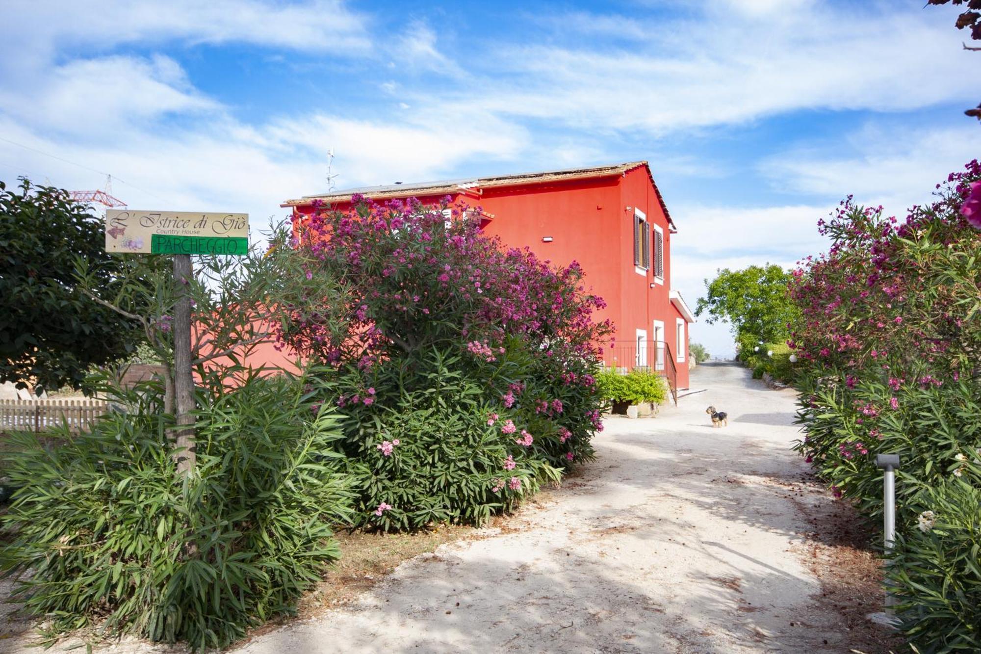 Agriturismo L'Istrice Di Gio Montalto di Castro Eksteriør billede